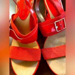 ANNE AK KLEIN ladies sandals  
 Size 9